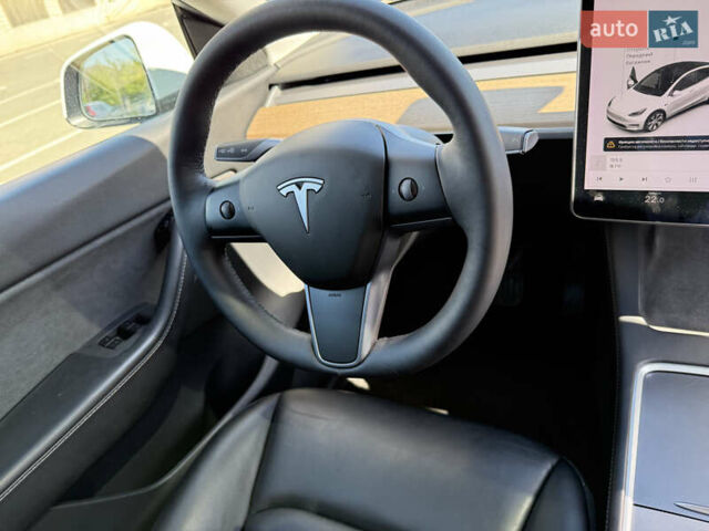 Белый Тесла Model Y, объемом двигателя 0 л и пробегом 108 тыс. км за 30550 $, фото 54 на Automoto.ua