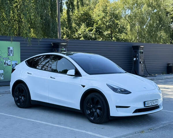 Белый Тесла Model Y, объемом двигателя 0 л и пробегом 83 тыс. км за 32000 $, фото 2 на Automoto.ua