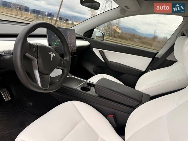 Белый Тесла Model Y, объемом двигателя 0 л и пробегом 58 тыс. км за 23000 $, фото 4 на Automoto.ua