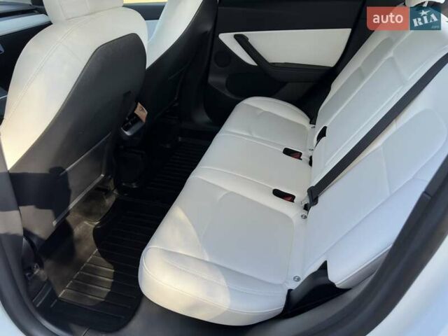 Білий Тесла Model Y, об'ємом двигуна 0 л та пробігом 73 тис. км за 29400 $, фото 18 на Automoto.ua