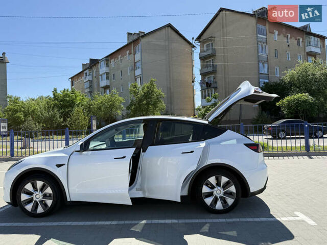 Белый Тесла Model Y, объемом двигателя 0 л и пробегом 110 тыс. км за 27750 $, фото 31 на Automoto.ua
