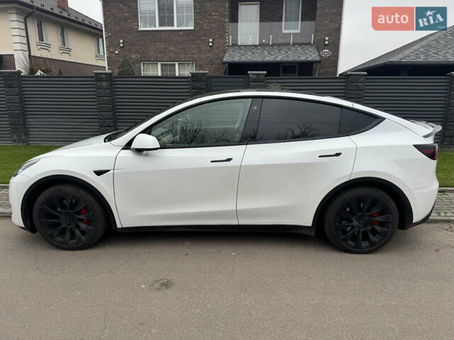 Белый Тесла Model Y, объемом двигателя 0 л и пробегом 47 тыс. км за 29500 $, фото 2 на Automoto.ua