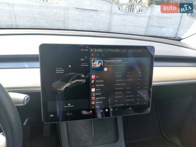 Белый Тесла Model Y, объемом двигателя 0 л и пробегом 58 тыс. км за 23400 $, фото 13 на Automoto.ua