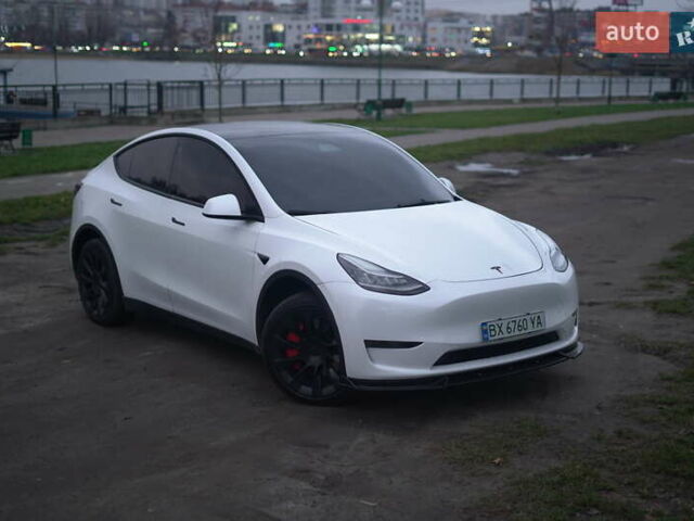 Білий Тесла Model Y, об'ємом двигуна 0 л та пробігом 66 тис. км за 23500 $, фото 42 на Automoto.ua