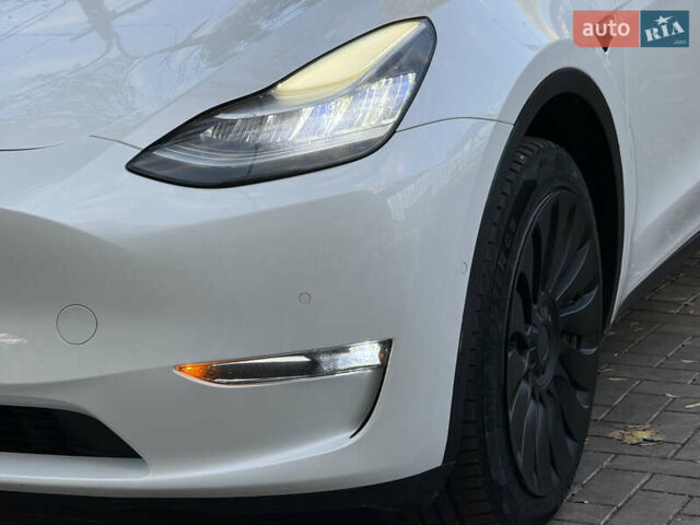 Тесла Model Y 2021 в Николаеве на Automoto.ua Белый Тесла Model Y, объемом двигателя 0 л и пробегом 80 тыс. км за 24999 $, фото 14 на Automoto.ua