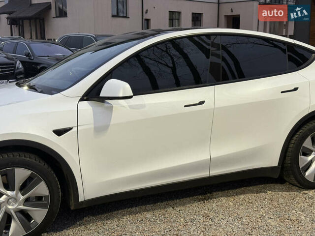 Белый Тесла Model Y, объемом двигателя 0 л и пробегом 128 тыс. км за 22600 $, фото 5 на Automoto.ua