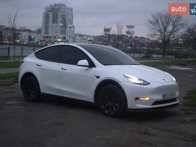 Білий Тесла Model Y, об'ємом двигуна 0 л та пробігом 66 тис. км за 23500 $, фото 2 на Automoto.ua