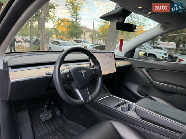 Тесла Model Y 2021 в Николаеве на Automoto.ua Белый Тесла Model Y, объемом двигателя 0 л и пробегом 80 тыс. км за 24999 $, фото 22 на Automoto.ua