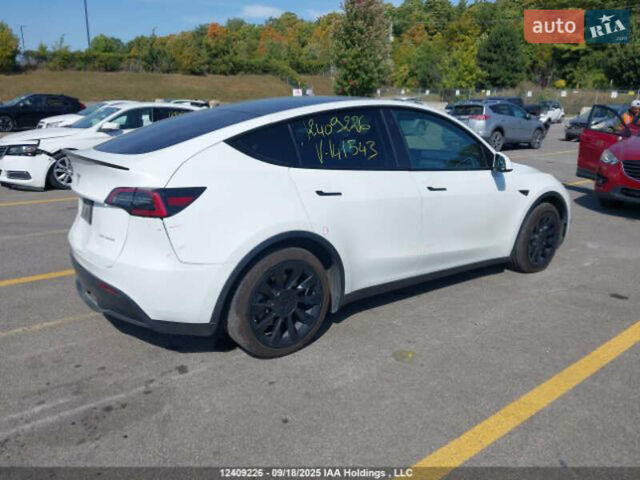 Тесла Model Y 2021 в Ровно на Automoto.ua Белый Тесла Model Y, объемом двигателя 0 л и пробегом 79 тыс. км за 15700 $, фото 3 на Automoto.ua