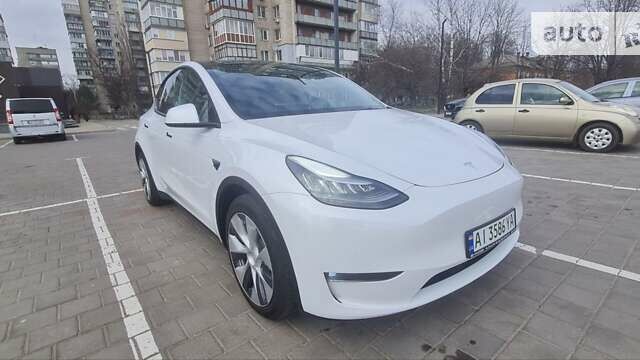 Белый Тесла Model Y, объемом двигателя 0 л и пробегом 63 тыс. км за 33900 $, фото 6 на Automoto.ua