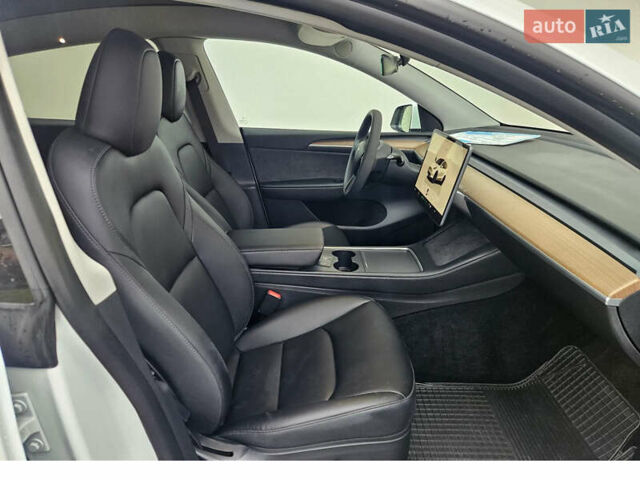 Белый Тесла Model Y, объемом двигателя 0 л и пробегом 212 тыс. км за 17100 $, фото 4 на Automoto.ua