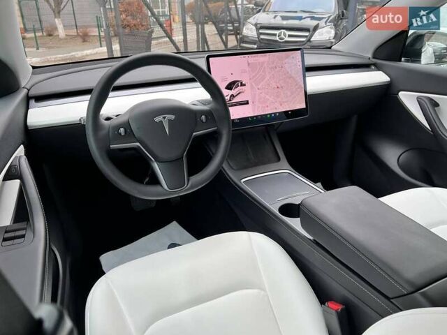 Білий Тесла Model Y, об'ємом двигуна 0 л та пробігом 47 тис. км за 23499 $, фото 40 на Automoto.ua