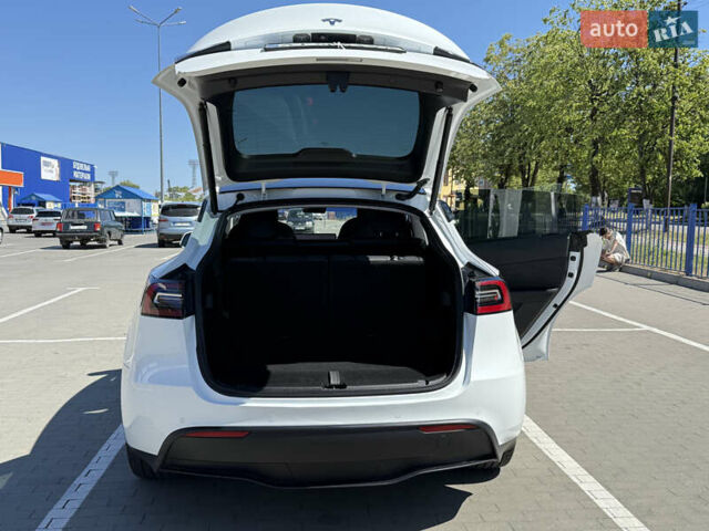 Белый Тесла Model Y, объемом двигателя 0 л и пробегом 110 тыс. км за 27750 $, фото 26 на Automoto.ua