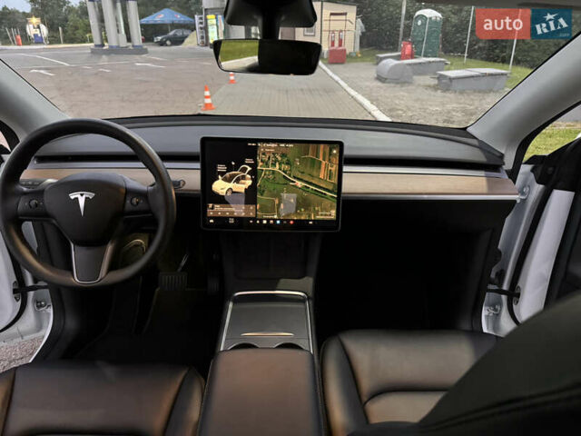Белый Тесла Model Y, объемом двигателя 0 л и пробегом 79 тыс. км за 27899 $, фото 13 на Automoto.ua