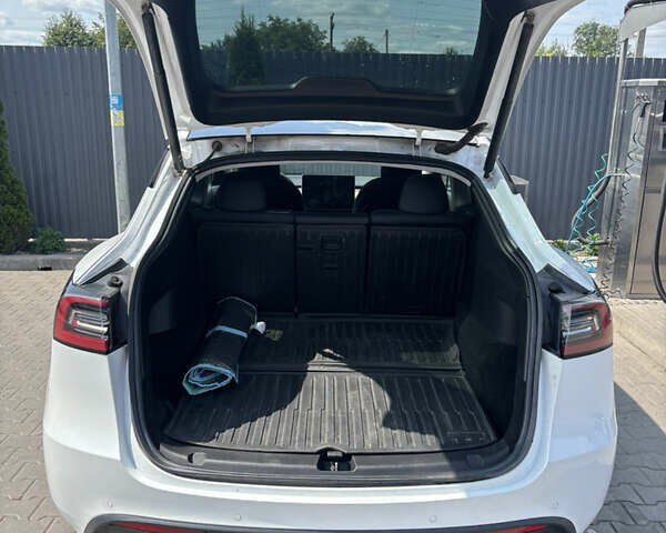 Белый Тесла Model Y, объемом двигателя 0 л и пробегом 65 тыс. км за 22800 $, фото 6 на Automoto.ua