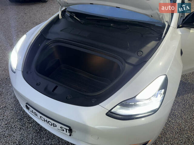 Белый Тесла Model Y, объемом двигателя 0 л и пробегом 128 тыс. км за 22600 $, фото 30 на Automoto.ua