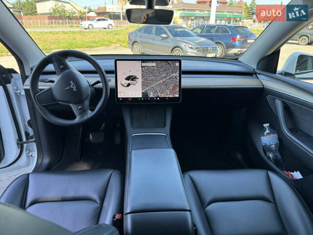 Белый Тесла Model Y, объемом двигателя 0 л и пробегом 120 тыс. км за 32500 $, фото 1 на Automoto.ua