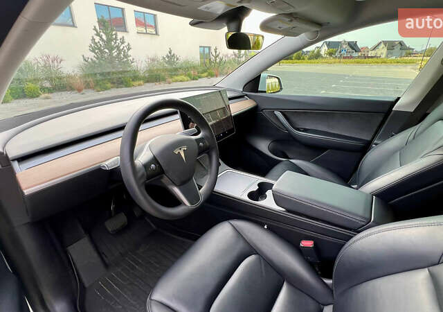 Тесла Model Y 2021 в Луцке на Automoto.ua Белый Тесла Model Y, объемом двигателя 0 л и пробегом 69 тыс. км за 22400 $, фото 24 на Automoto.ua