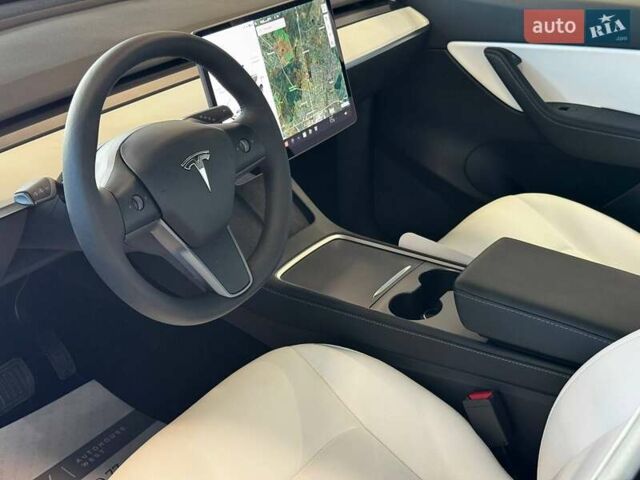 Белый Тесла Model Y, объемом двигателя 0 л и пробегом 1 тыс. км за 29500 $, фото 17 на Automoto.ua