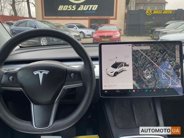 Белый Тесла Model Y, объемом двигателя 75 л и пробегом 45 тыс. км за 35999 $, фото 11 на Automoto.ua