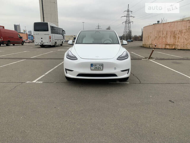 Белый Тесла Model Y, объемом двигателя 0 л и пробегом 28 тыс. км за 25900 $, фото 1 на Automoto.ua