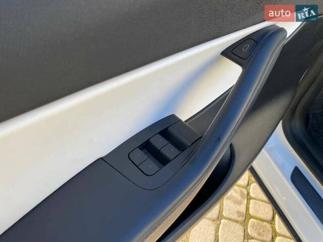 Білий Тесла Model Y, об'ємом двигуна 0 л та пробігом 54 тис. км за 21900 $, фото 10 на Automoto.ua