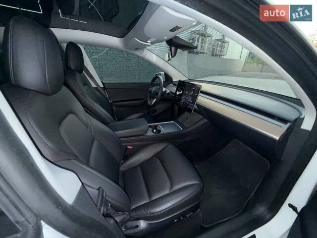 Білий Тесла Model Y, об'ємом двигуна 0 л та пробігом 166 тис. км за 21300 $, фото 9 на Automoto.ua