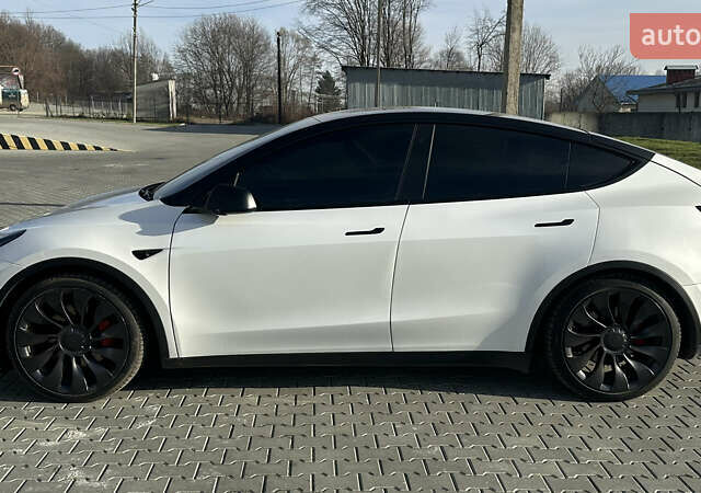Білий Тесла Model Y, об'ємом двигуна 0 л та пробігом 63 тис. км за 28700 $, фото 10 на Automoto.ua