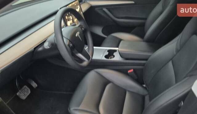 Белый Тесла Model Y, объемом двигателя 0 л и пробегом 27 тыс. км за 29000 $, фото 2 на Automoto.ua