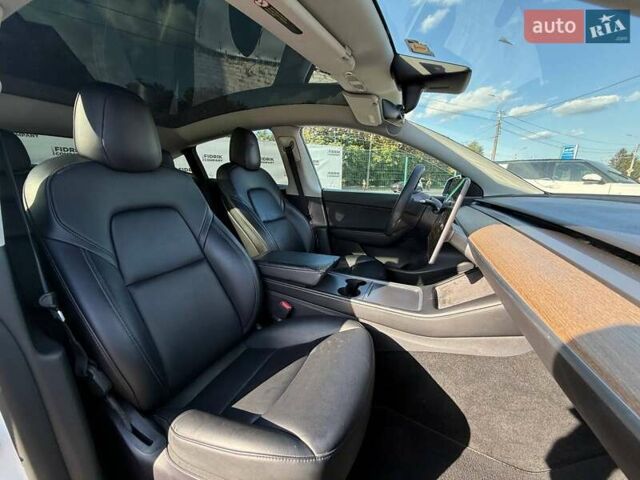 Белый Тесла Model Y, объемом двигателя 0 л и пробегом 243 тыс. км за 18500 $, фото 8 на Automoto.ua