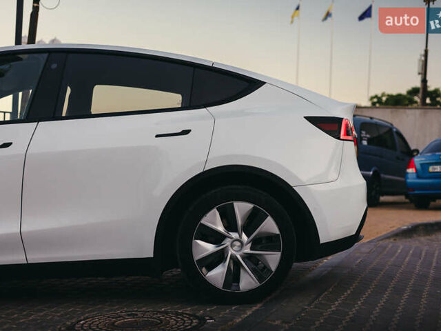 Белый Тесла Model Y, объемом двигателя 0 л и пробегом 45 тыс. км за 28900 $, фото 15 на Automoto.ua