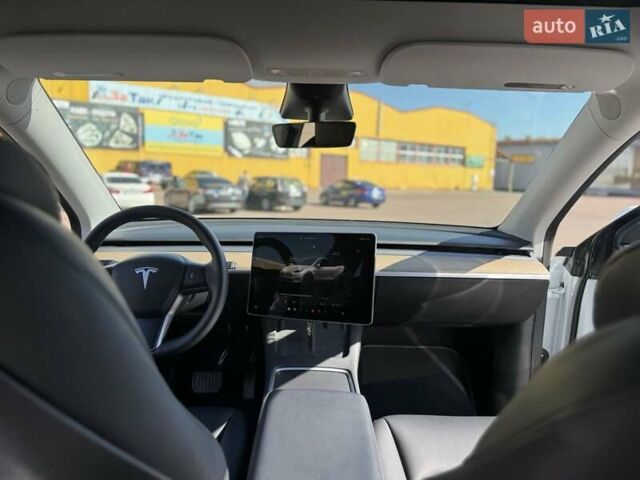 Белый Тесла Model Y, объемом двигателя 0 л и пробегом 50 тыс. км за 29000 $, фото 8 на Automoto.ua