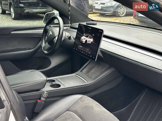 Белый Тесла Model Y, объемом двигателя 0 л и пробегом 57 тыс. км за 32000 $, фото 18 на Automoto.ua