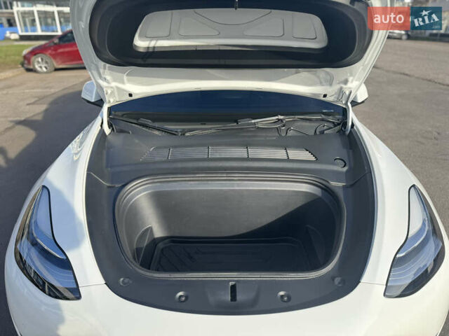 Білий Тесла Model Y, об'ємом двигуна 0 л та пробігом 53 тис. км за 28000 $, фото 22 на Automoto.ua