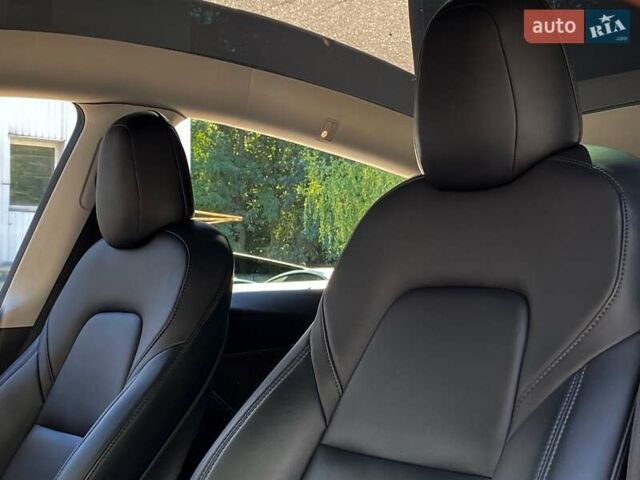 Тесла Model Y 2022 у Києві на Automoto.ua Білий Тесла Model Y, об'ємом двигуна 0 л та пробігом 59 тис. км за 31999 $, фото 13 на Automoto.ua