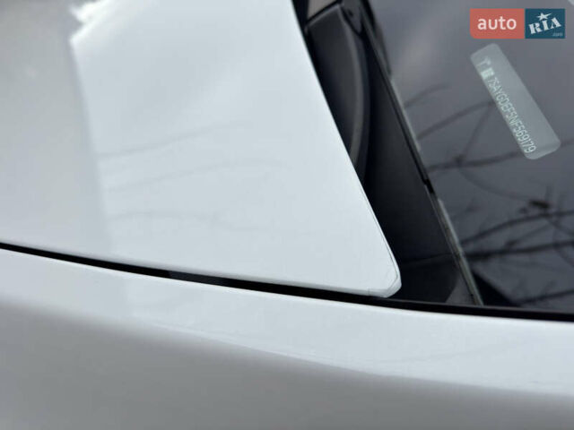 Белый Тесла Model Y, объемом двигателя 0 л и пробегом 68 тыс. км за 35000 $, фото 34 на Automoto.ua