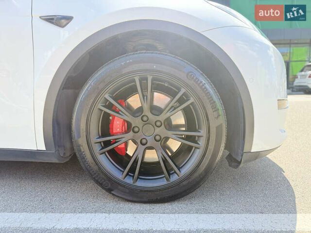 Білий Тесла Model Y, об'ємом двигуна 0 л та пробігом 90 тис. км за 31000 $, фото 3 на Automoto.ua