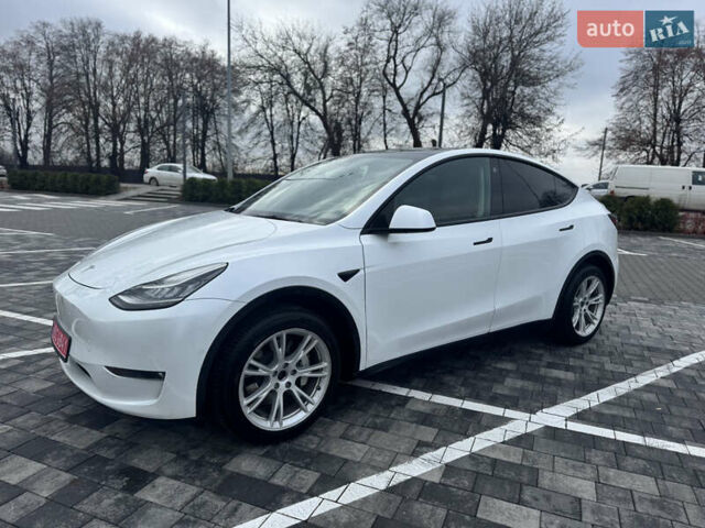 Білий Тесла Model Y, об'ємом двигуна 0 л та пробігом 100 тис. км за 23999 $, фото 2 на Automoto.ua
