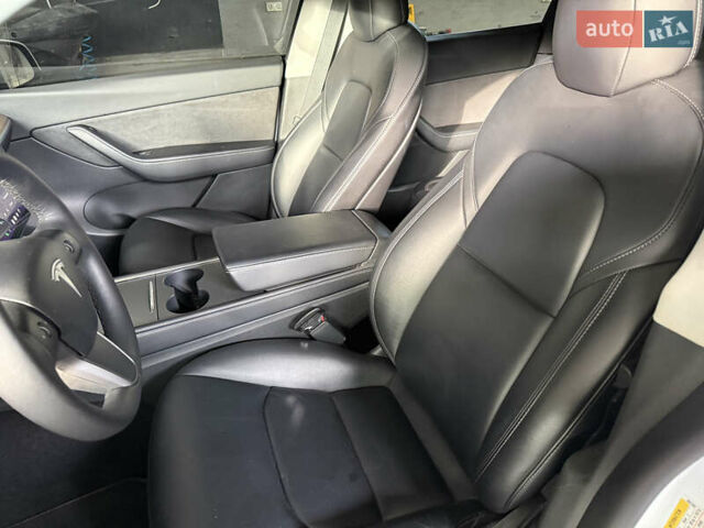 Белый Тесла Model Y, объемом двигателя 0 л и пробегом 50 тыс. км за 39900 $, фото 15 на Automoto.ua