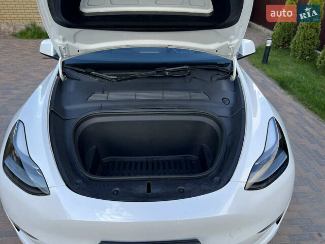 Белый Тесла Model Y, объемом двигателя 0 л и пробегом 25 тыс. км за 31500 $, фото 12 на Automoto.ua
