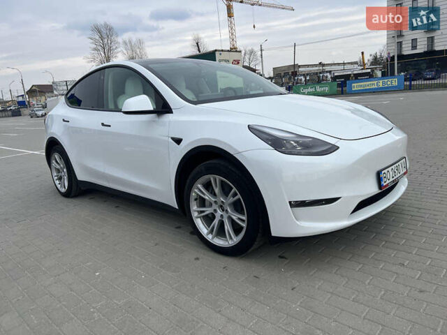 Білий Тесла Model Y, об'ємом двигуна 0 л та пробігом 15 тис. км за 27999 $, фото 1 на Automoto.ua