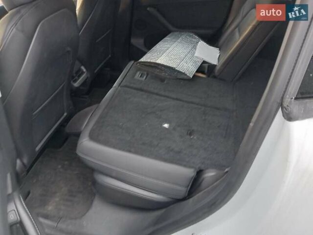 Белый Тесла Model Y, объемом двигателя 0 л и пробегом 82 тыс. км за 24499 $, фото 14 на Automoto.ua