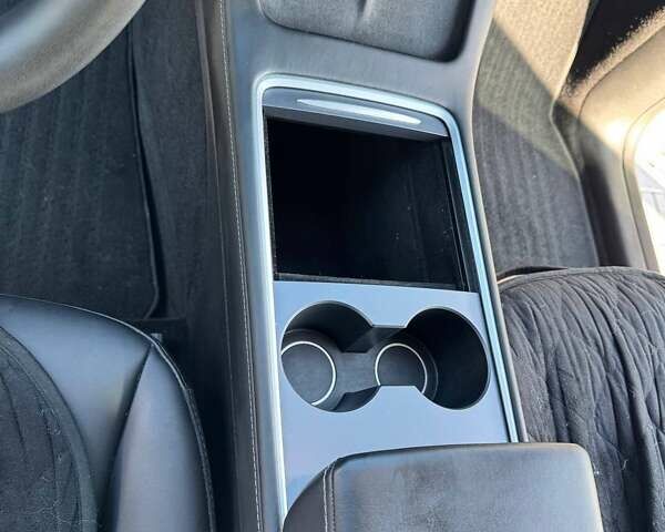 Белый Тесла Model Y, объемом двигателя 0 л и пробегом 12 тыс. км за 30500 $, фото 69 на Automoto.ua