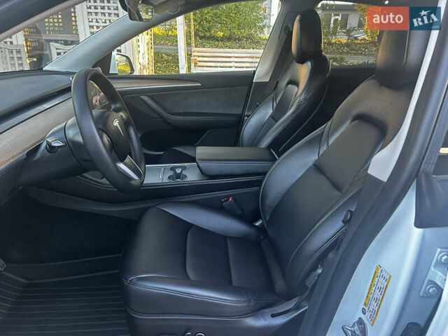 Белый Тесла Model Y, объемом двигателя 0 л и пробегом 25 тыс. км за 28500 $, фото 7 на Automoto.ua