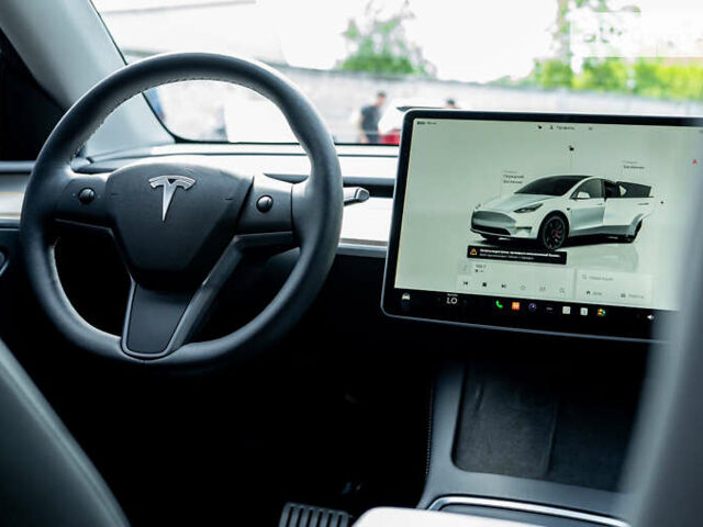 Белый Тесла Model Y, объемом двигателя 0 л и пробегом 10 тыс. км за 27900 $, фото 31 на Automoto.ua
