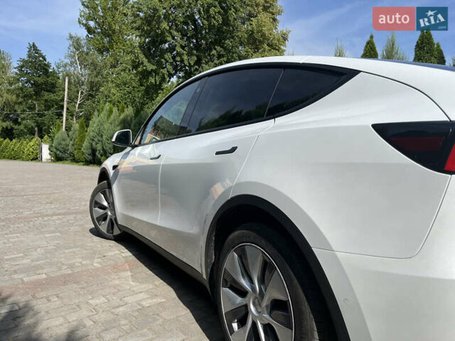 Белый Тесла Model Y, объемом двигателя 0 л и пробегом 26 тыс. км за 28300 $, фото 10 на Automoto.ua