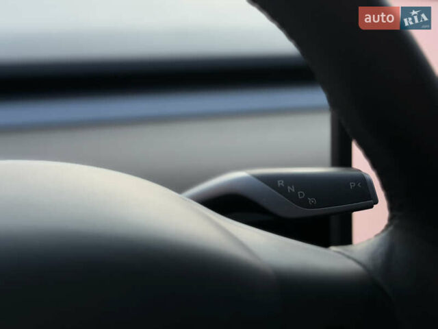 Белый Тесла Model Y, объемом двигателя 0 л и пробегом 59 тыс. км за 28950 $, фото 47 на Automoto.ua