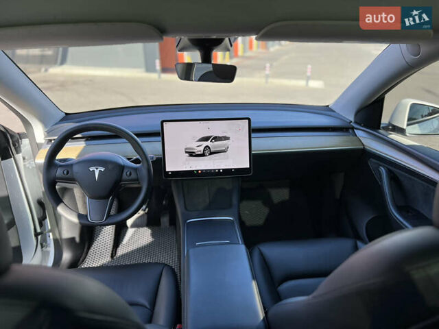 Белый Тесла Model Y, объемом двигателя 0 л и пробегом 24 тыс. км за 28200 $, фото 6 на Automoto.ua