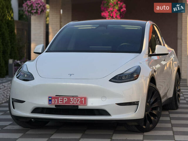Белый Тесла Model Y, объемом двигателя 0 л и пробегом 59 тыс. км за 28950 $, фото 2 на Automoto.ua