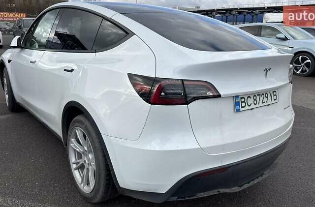 Белый Тесла Model Y, объемом двигателя 0 л и пробегом 17 тыс. км за 28600 $, фото 3 на Automoto.ua